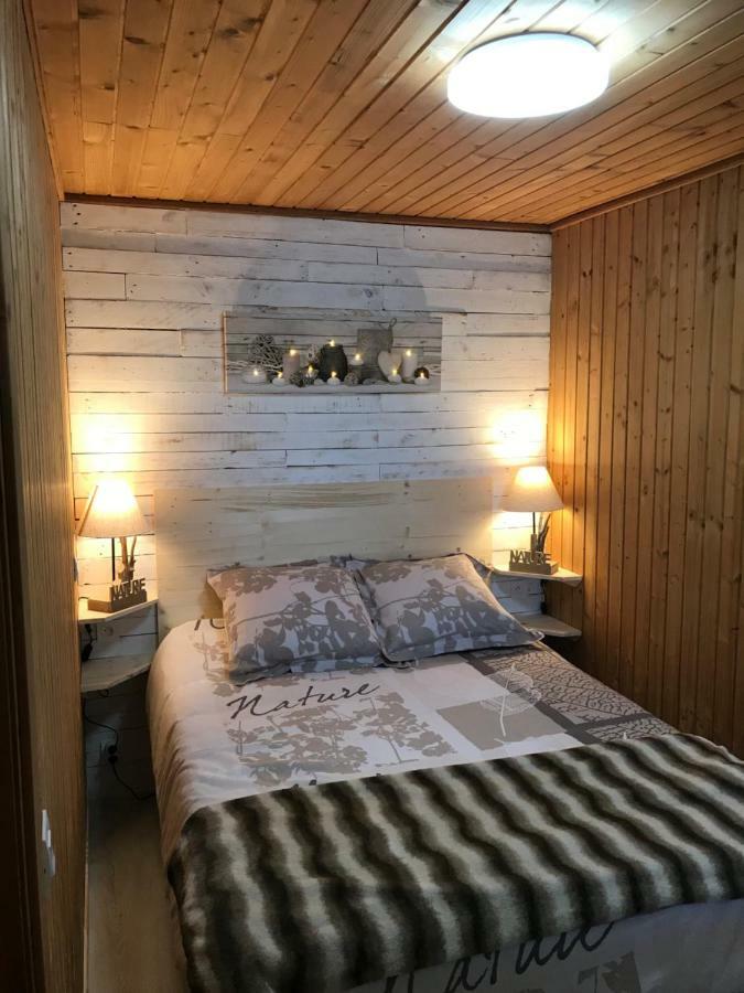 Le Chalet Du Lac - Domaine De La Goujonne Saint-Sauveur-lès-Bray Dış mekan fotoğraf